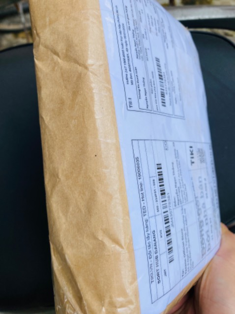 Sách 2023, mùi giấy bồng, in tại ct có in Viễn Đông, Hưng Yên. NXB Hội nhà văn.
Shop đóng gói chống sốc chắc chắn