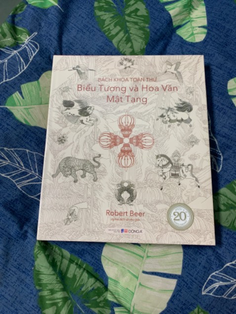 Sách mới, giao hàng đóng gói rất cẩn thận dù trời mưa nhiều.
