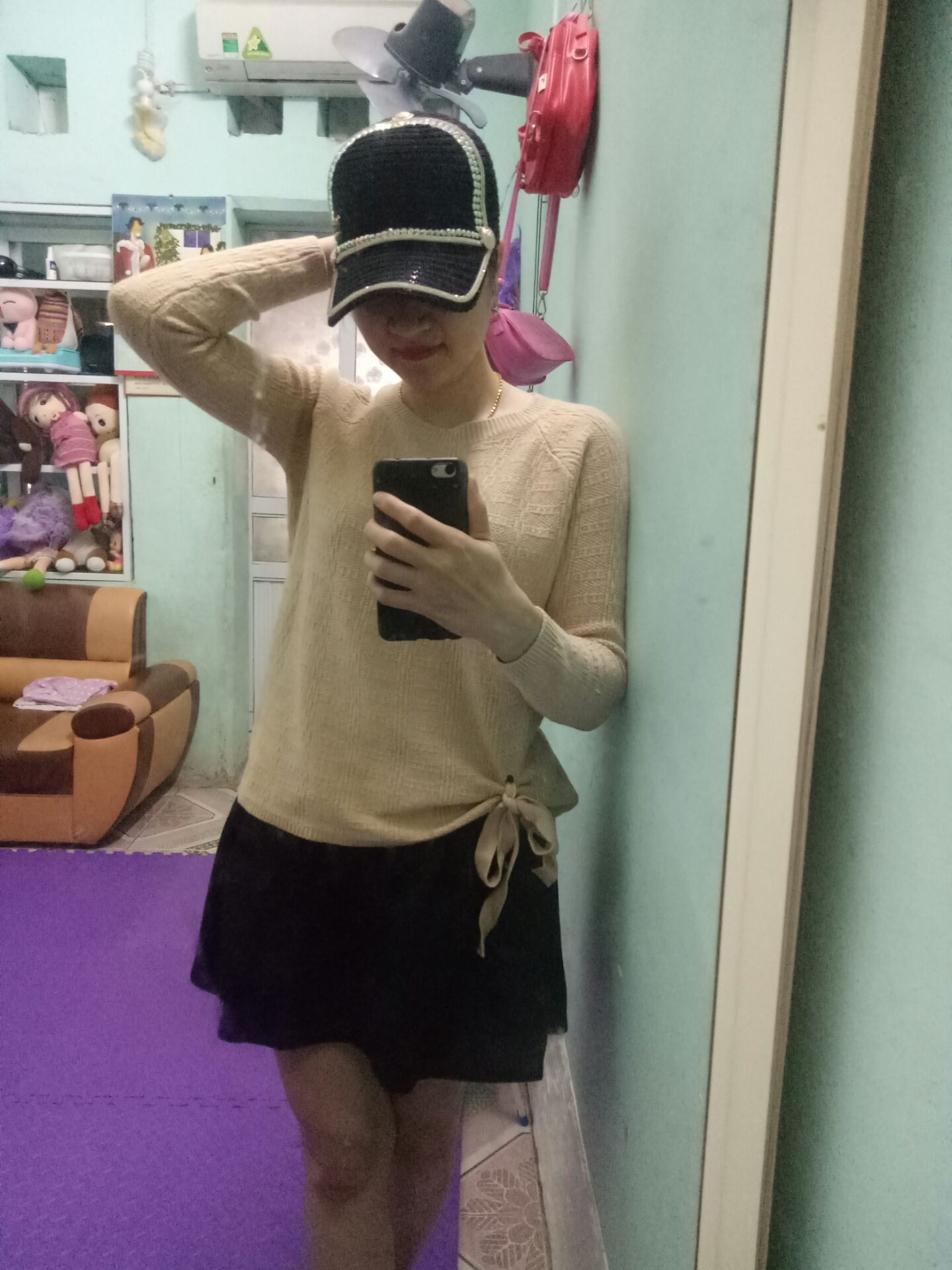 kiểu dáng đẹp, chất ok. 176k là rẻ! lần đầu mua áo trên tiki nhưng mà ưng lắm luôn!