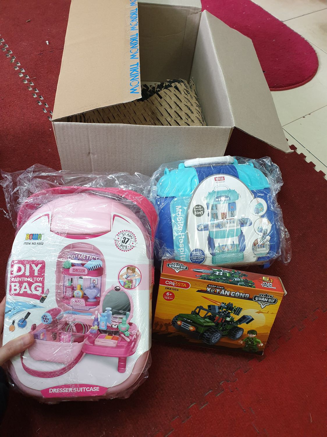 Sản phẩm rất tốt shop đóng gói cẩn thận. Bé nhà mình rât thích. Shop còn tặng thêm quà nữa. Cảm ơn shop nhiều nhé 🤖