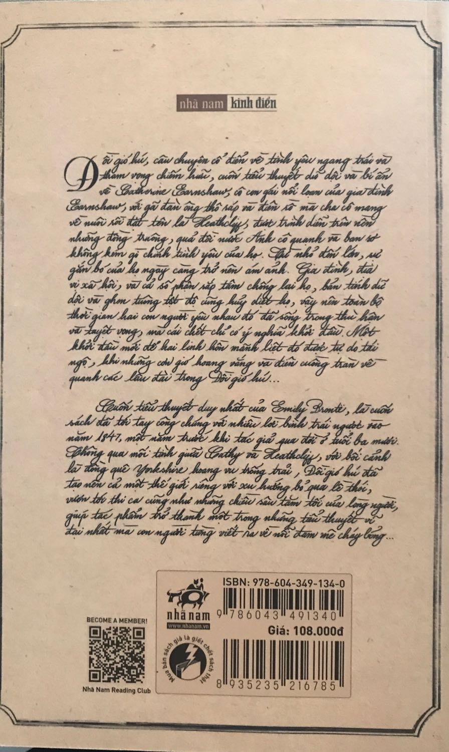 Đồi Gió Hú thì nội dung là không cần phải bàn tới rồi, tác phẩm của Emily Brontë thì không thể nào chê được. Bìa sách ở ngoài đẹp, nhìn cực kì vintage. Thường mình mua sách trên tiki thì lúc nào cũng bị nhăn ở góc nhưng mà cuốn này thì oke.