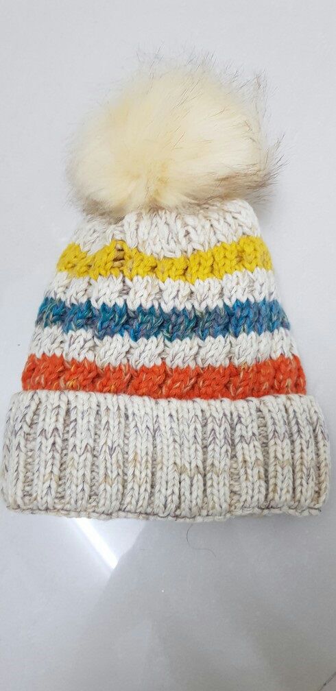 Mũ rất dễ thương nhé. Đội lên cũng xinh xắn lắm nha.
Shop giao hàng siêu nhanh. Mũ rất dễ thương nhé. Đội lên cũng xinh xắn lắm nha.
Shop giao hàng siêu nhanh.