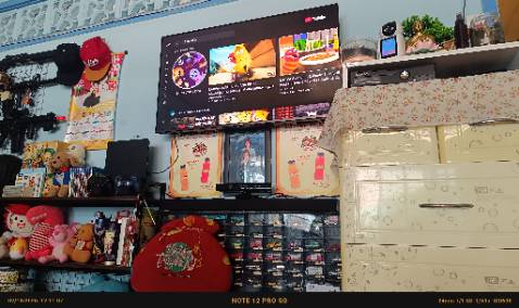 Màu sắc TV rất nịnh mắt, xem phim 4k rất đã. Có chế độ tăng thêm khung hình tạo cảm giác chuyển động rất mượt, tuy nhiên một số cảnh phim chuyển động phức tạp hoặc nhanh quá, TV không xử lý nổi khiến khung hình bị giảm