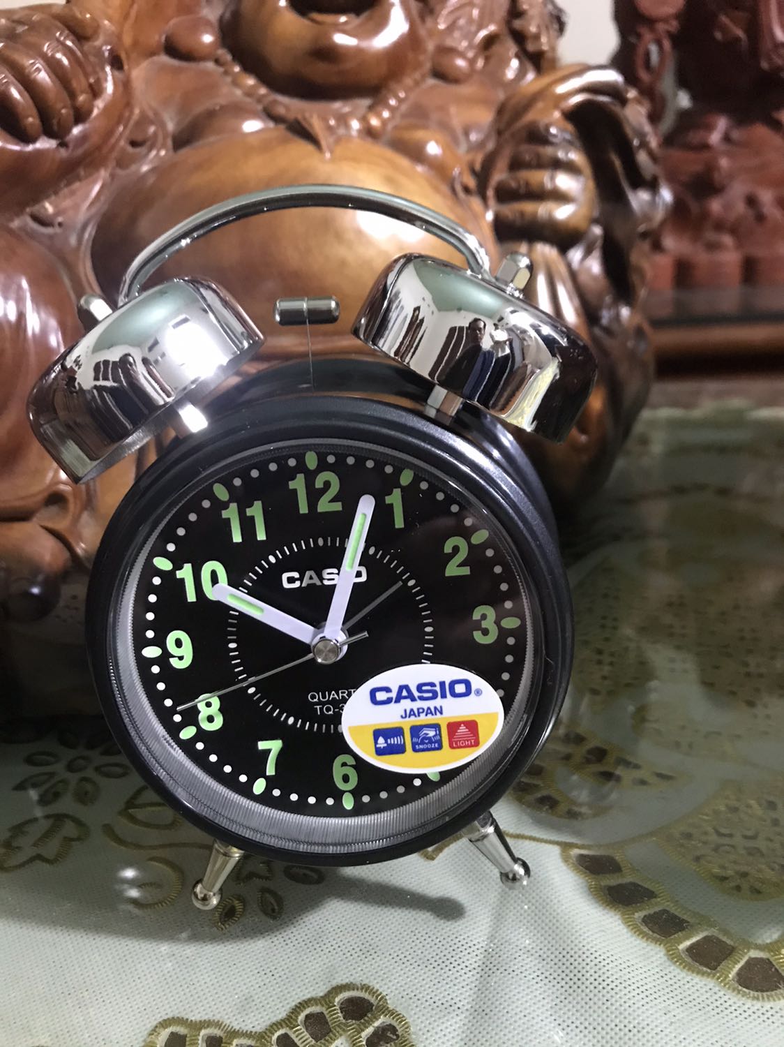 Đẹp , Sang trọng, lịch sự. Chuông to . Mỗi cái là dùng pin trung R14p nên khi hết pin khó mua ngoài tiệm. Nói chung là hoàn hảo.