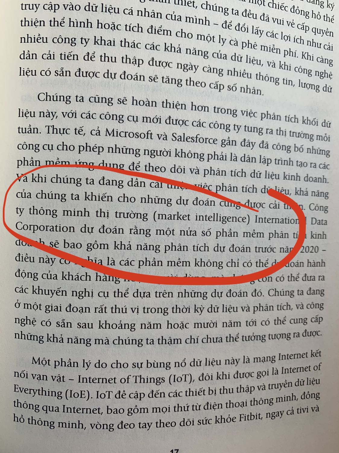 Đừng ai dại mua quyển này tiếng Việt nhé. Chưa bao giờ cảm thấy tiếc 150k như vậy luôn. Một quyển sách google translate đúng nghĩa. Đọc đến trang 47 là xỉu vì não ko load nổi cách dịch word by word