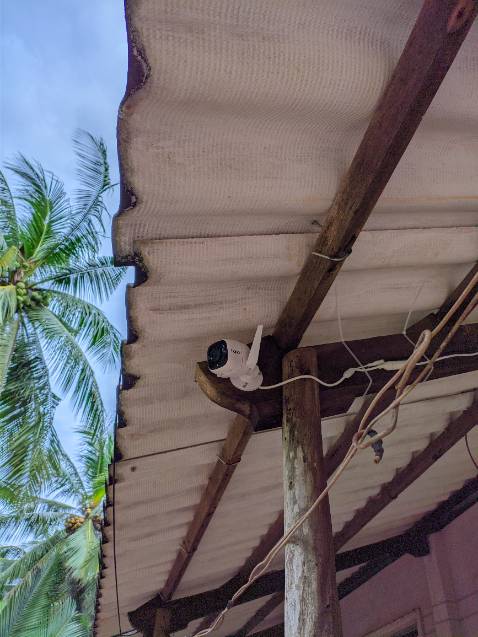 Sản phẩm đóng gói cản thận, tiki giao hàng khá nhanh. Về Camera cho hình ảnh khá, phần mềm Tapo hoạt động nhanh và ổn định, thông báo rất nhanh về điện thoại khi phát hiện người và chuyển động. Nhược điểm là Camera và điện thoại không kết nối cùng mạng internet thì không tải xuống video đã lưu trên thẻ nhớ về được.