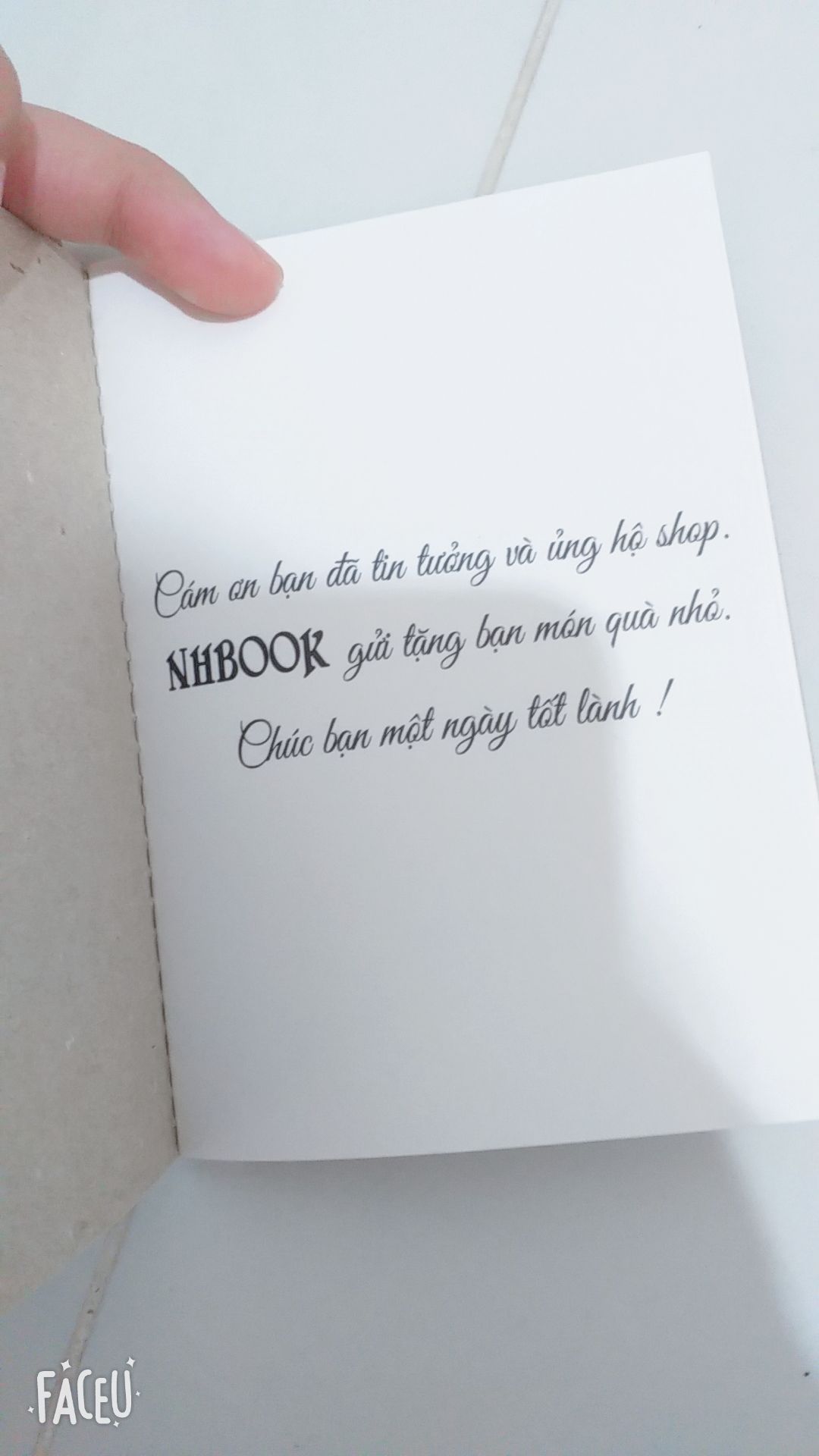 sách đẹp nhưng quyển tập 1 bị móp một xíu với giao hàng trễ hơn dự kiến 1 ngày nên 4 sao, còn lại ok hết nha 👌