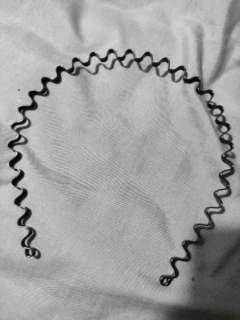 xài nó khá là đau đầu...này ai tóc nhiều mới ok chứ tóc ít là thua ấy, kim loại cứng nên cũng hơi căng @@!