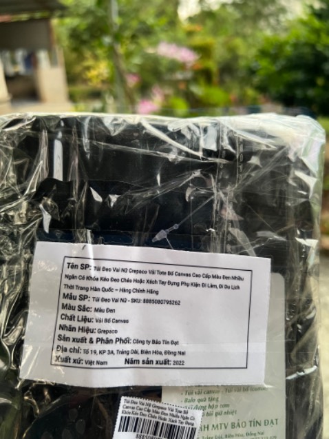 Chất vải dày dặn, đường may chắc chắn, đẹp . Nhiều ngăn tiện lợi khi để đồ dùng, đáng mua, đóng gói kĩ, giao hàng nhanh năm sao nha shop