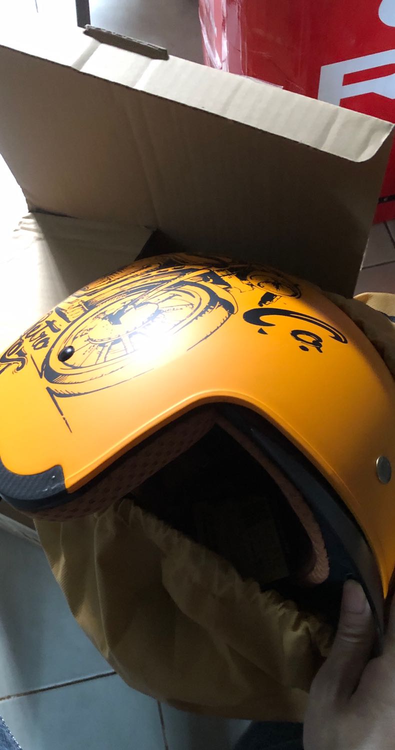 Giao hàng quá nhanh luôn. Đóng gói hàng rất kỹ lưỡng. Nhân viên giao hàng vui vẻ. Sản phẩm đẹp như ý muốn. Mình hài lòng với sản phẩm. Cảm ơn tiki rất nhiều