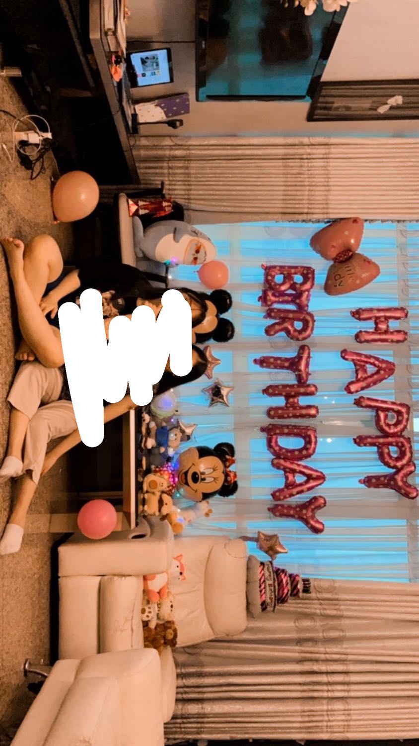 Giao tới nhanh, bộ đầy đủ kèm theo bơm tay
Tuy nhiên keo 2 mặt có vẻ như không đủ chắc để dán.