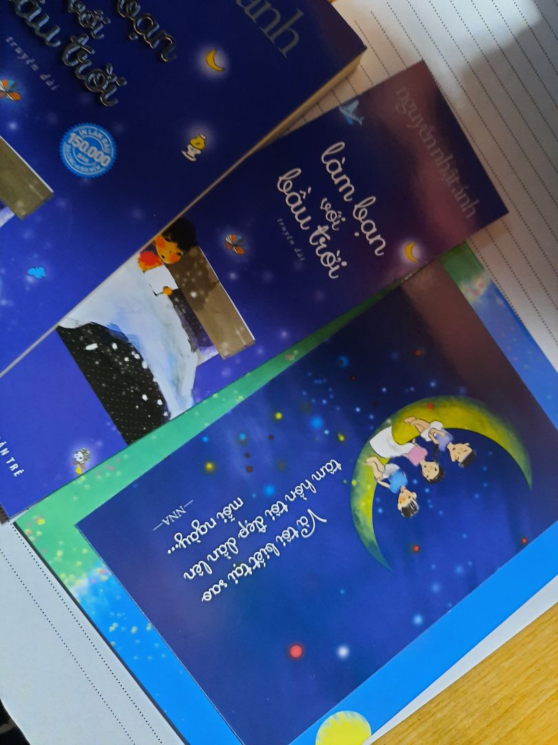 Một câu chuyện với văn phong lôi cuốn và hấp dẫn vẫn thường thấy ở các tác phẩm của Nguyễn Nhật Ánh. Ông vốn tốt nghiệp khoa sư phạm văn nên các câu chuyện của ông luôn lồng ghép trong đó sự giáo dục rất tuyệt vời nhưng dưới góc nhìn của người đọc, không hề có sự dạy bảo khô khan mà hình như ta đang trò chuyện với bạn của mình vậy. Ông đã xuất sắc hóa trang thành những người bạn gần gũi của trẻ em và mang đến những bài học sâu sắc bằng sứ mệnh của người lớn. Đôi khi trẻ em ưa thích "bắt chước", học theo người bạn của mình hơn việc nghe theo lời mắng nhiếc của các bậc tiền bối. Chẳng phải cuốn sách này là một người bạn đáng giá hay sao! Một câu chuyện với văn phong lôi cuốn và hấp dẫn vẫn thường thấy ở các tác phẩm của Nguyễn Nhật Ánh. Ông vốn tốt nghiệp khoa sư phạm văn nên các câu chuyện của ông luôn lồng ghép trong đó sự giáo dục rất tuyệt vời nhưng dưới góc nhìn của người đọc, không hề có sự dạy bảo khô khan mà hình như ta đang trò chuyện với bạn của mình vậy. Ông đã xuất sắc hóa trang thành những người bạn gần gũi của trẻ em và mang đến những bài học sâu sắc bằng sứ mệnh của người lớn. Đôi khi trẻ em ưa thích "bắt chước", học theo người bạn của mình hơn việc nghe theo lời mắng nhiếc của các bậc tiền bối. Chẳng phải cuốn sách này là một người bạn đáng giá hay sao!