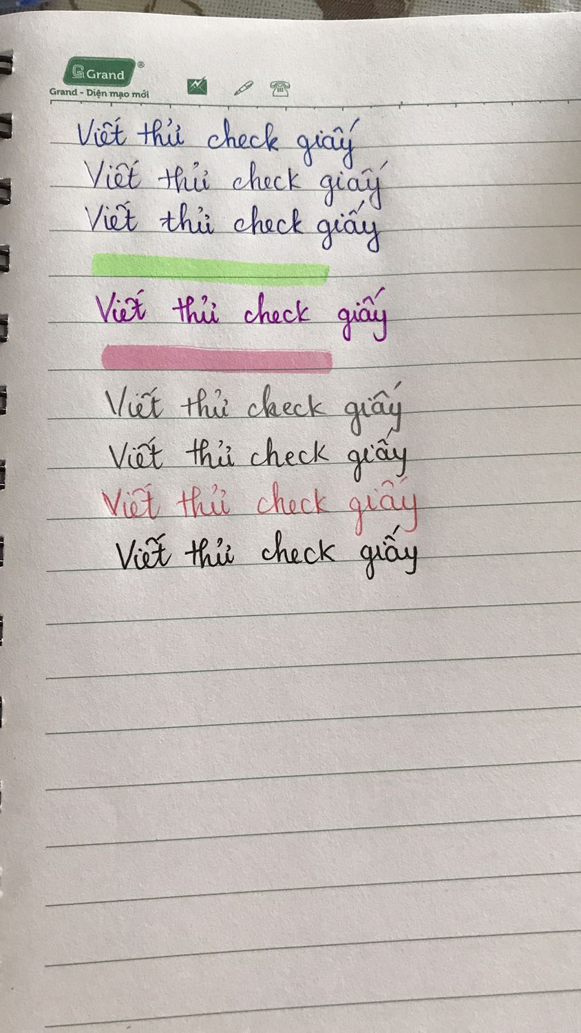 Mình sẽ rất vui nếu quyển sổ này được bọc bìa ni lông ở ngoài và không bị bẩn. Mình mua sách ở tiki cũng nhiều lần rồi, cũng gặp phải tình trạng sách bị gập, gãy bìa, bẩn,... nhưng để nói riêng về quyển sổ này thì rất đáng để mua, to, dày, mực viết cũng không bị in qua quá nhiều trừ bút nào cho ra nhiều mực quá thì sẽ hơi in một tí thôi.