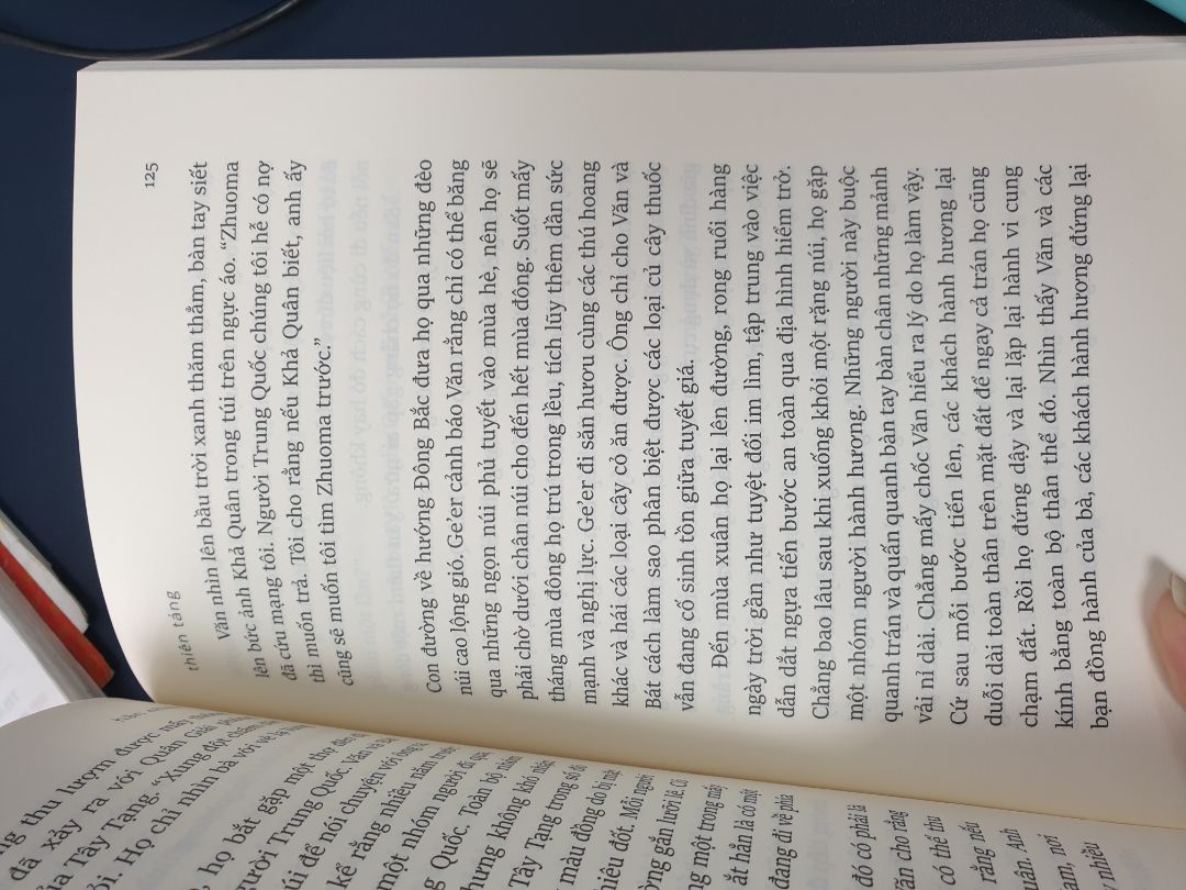 truyện hay, có nhiều nét văn hóa thực tế, về vấn đề chính trị thì tùy vào sự thấu cảm của từng người. nói cung đây là cuộc phiêu lưu vĩ đại gần như là đánh đổi cả con người, cả cuộc đời nhân vật