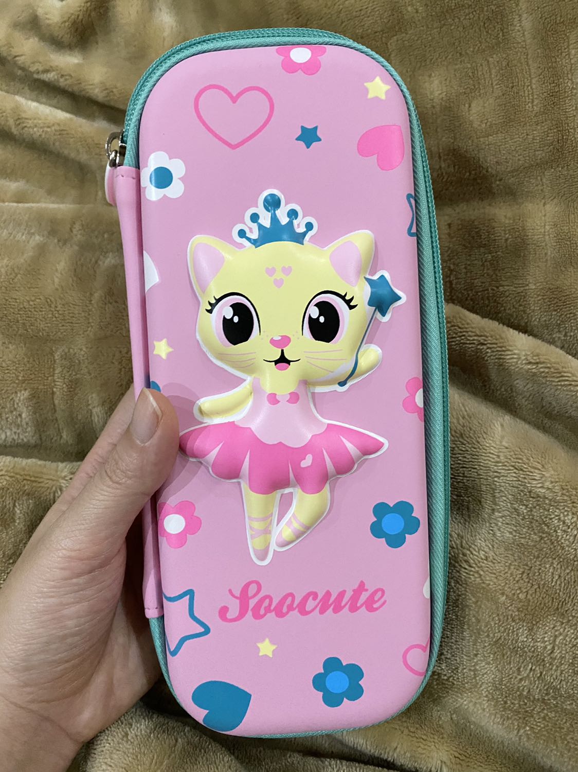 Hàng giống như hình, chất liệu nhẹ, giá cả hợp lý, tiki giao hàng rất nhanh!