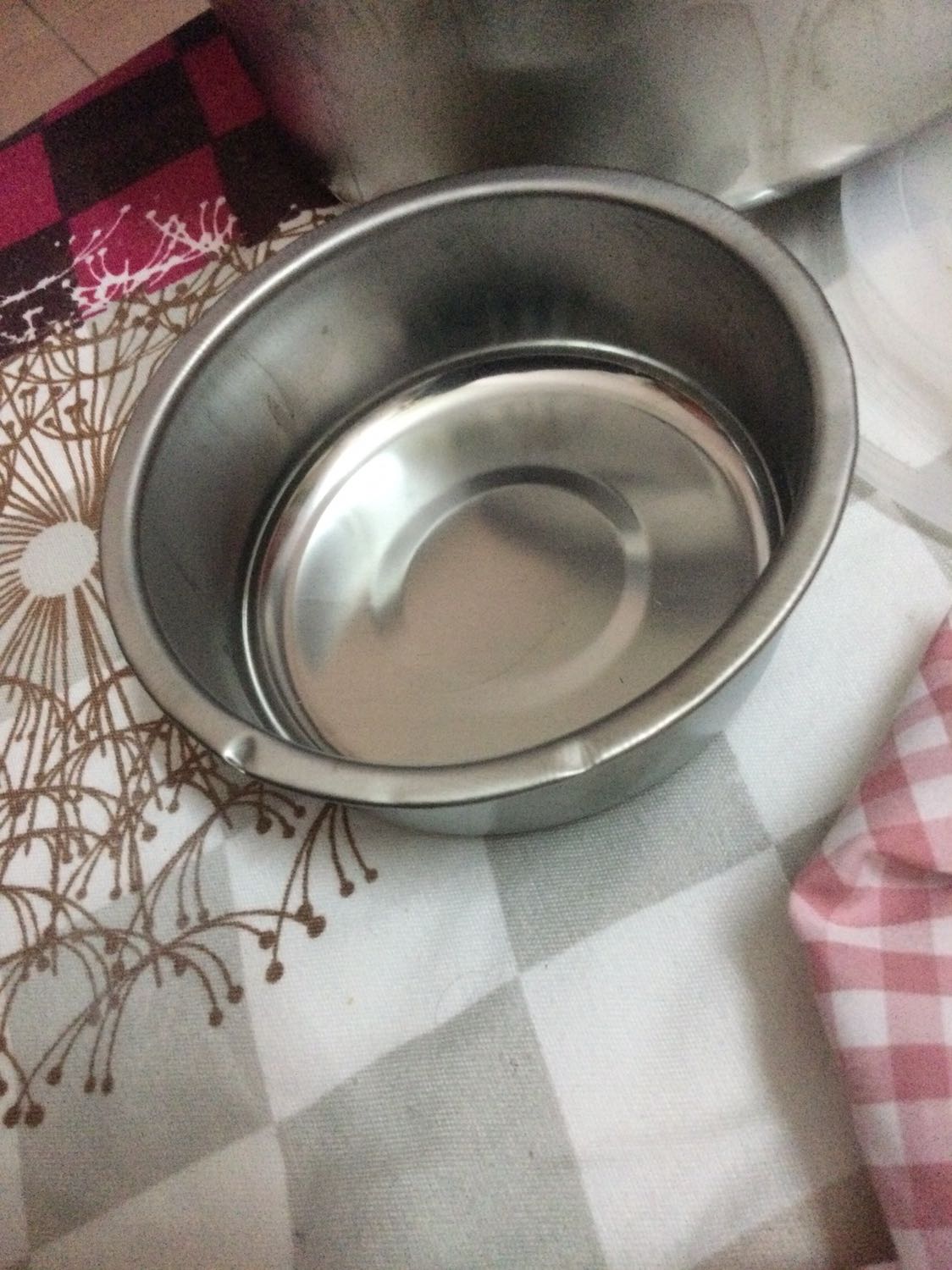 Hộp bị móp. Đóng gói cẩn thận.