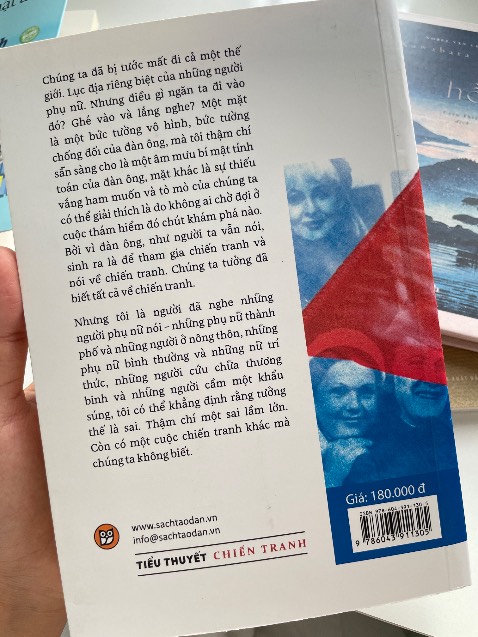 sách khá dày, nội dung sâu sắc. mình đang chuyển dần sang đọc các tác phẩm Nobel VH. đã thật sự cả nhà ơi!! cảm ơn Tiki vì đã sale off quá hời, giao hàng rốp rẻng nữa chứ i loveeee 🦖🦖