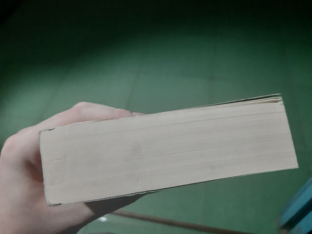 Mình khá là thất vọng, mong chờ lắm nhưng rồi lại nhận được quyển sách như thế này! 
Không được bao bọc, sách bẩn, cả bìa và trang sách đều bị ảnh hưởng...