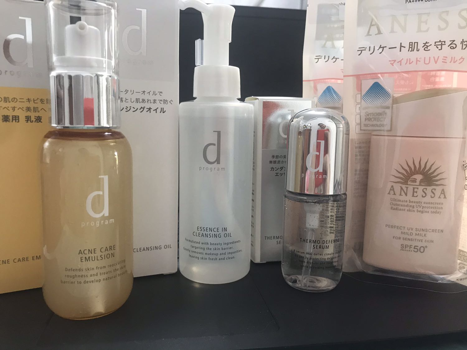 Mua của Tiki thì mình yên tâm. So giá thì bên tiki rẻ mà hay có khuyến mại khủng hơn. Mình sẽ ủng hộ tiếp. Mỗi tội qua 1 đợt sale là lại nghèo do săn deal hihi Mua của Tiki thì mình yên tâm. So giá thì bên tiki rẻ mà hay có khuyến mại khủng hơn. Mình sẽ ủng hộ tiếp. Mỗi tội qua 1 đợt sale là lại nghèo do săn deal hihi