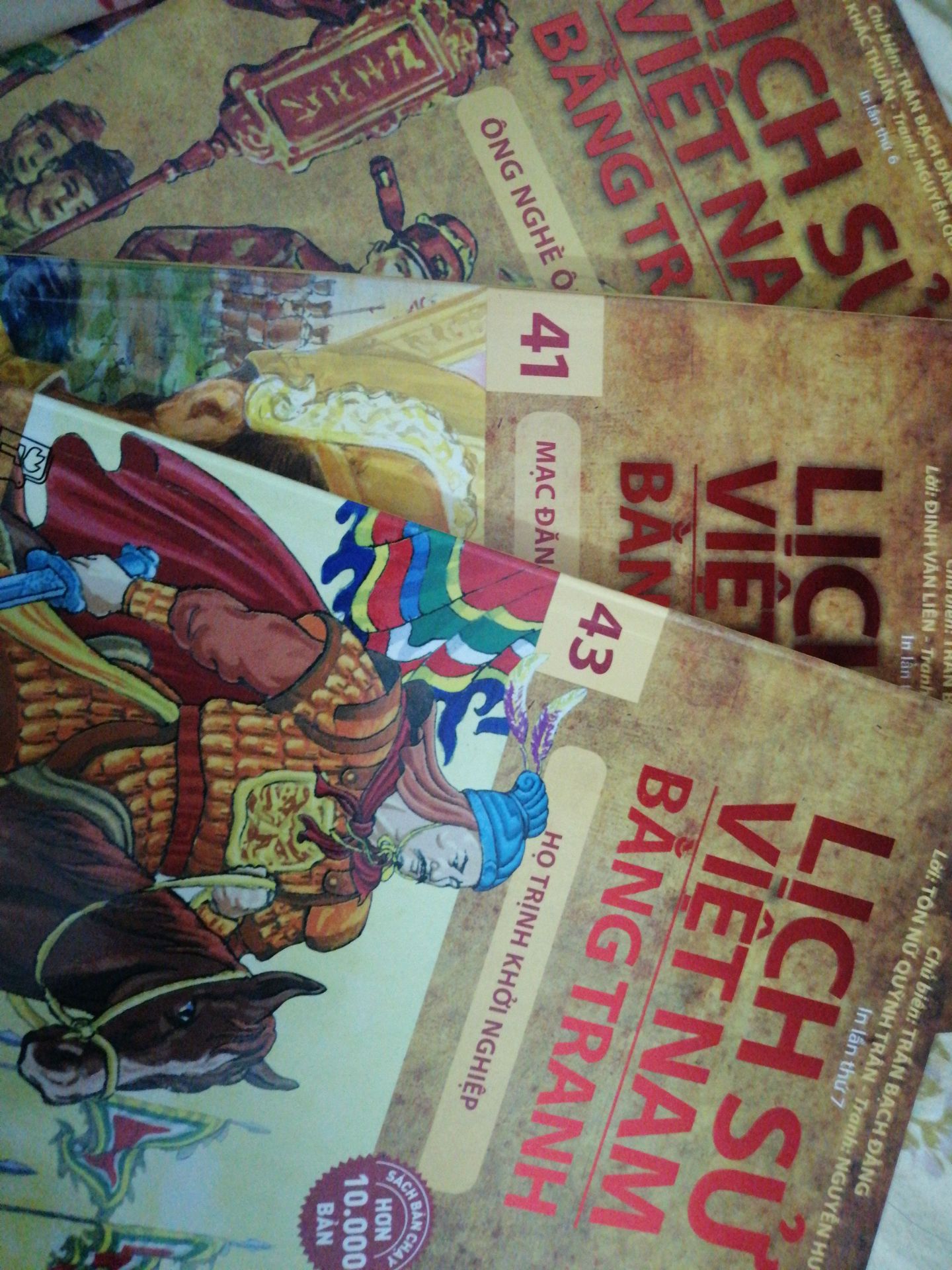 bộ sách này rất hay, khái quát sơ lược cho bé nhà mình hiểu thêm về sử Việt Nam!