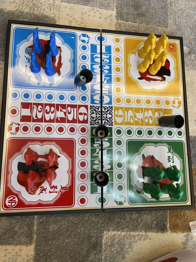 ưng quá, bộ nam châm hút ko bị đổ quân cờ, bàn bờ to, chắc chắn, ngày xưa dùng bàn là tờ giấy, giờ làm đẹp và tiện quá
mua mấy món đồ của shop rồi, món nào cũng ưng, chu đáo như vậy thì mới bán tốt, nên duy trì nha
thẻ bảo hành đầy đủ và giao hàng khá nhanh
nên gọi cho khách trước khi giao hàng để khách chủ động nhé shop