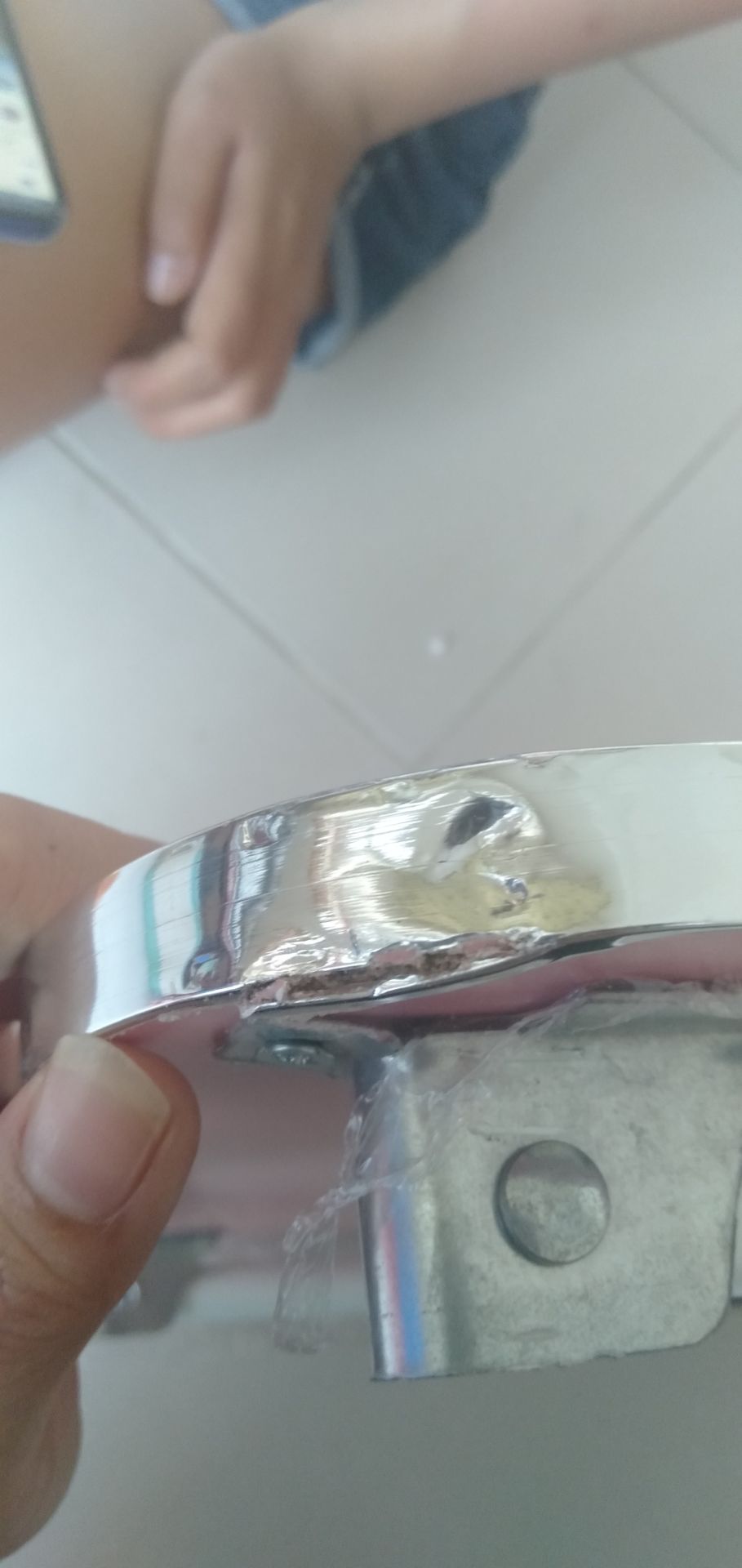 Sản phẩm y hình nhưng chất lượng thì khỏi nói. bung tróc các kiểu... chưa sử dụng đã bung v rồi kh biết đến khi dùng còn tới mức độ nào nữa Sản phẩm y hình nhưng chất lượng thì khỏi nói. bung tróc các kiểu... chưa sử dụng đã bung v rồi kh biết đến khi dùng còn tới mức độ nào nữa