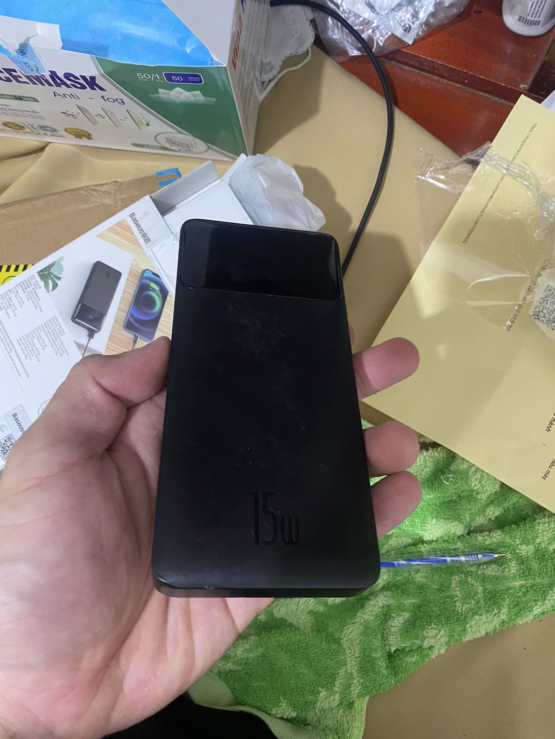 Mua hàng mà giao hành hư k sạc được giờ demo bảo hành đổi trả từ chối mất tiền còn k sài được mất ngày công đi làm cay vl