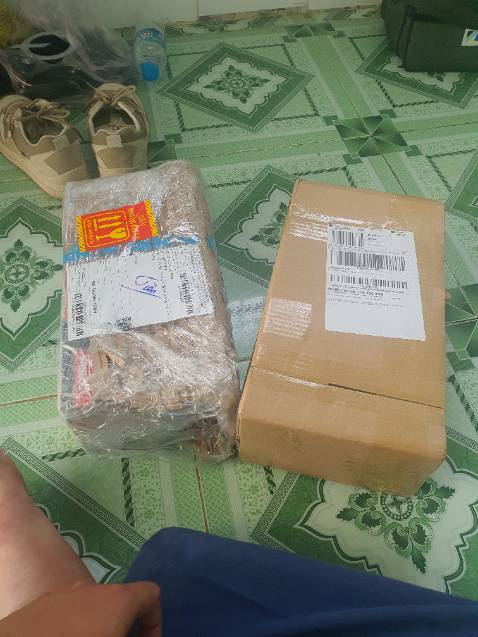 Cùng là chung 1 Shop nhưng bên *** shop lại đóng gói tốt hơn. Chung 1 loại sản phẩm giá chênh lệch 50%. Có nghĩa là shop đang bán giá cao hơn thực tế. Không hài lòng về cách shop này cung cấp dịch vụ