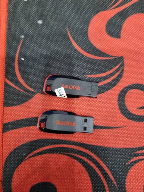 mua 4 usb 32g hư 2 cái mua lần thứ 2 rồi vẫn bị hàiii