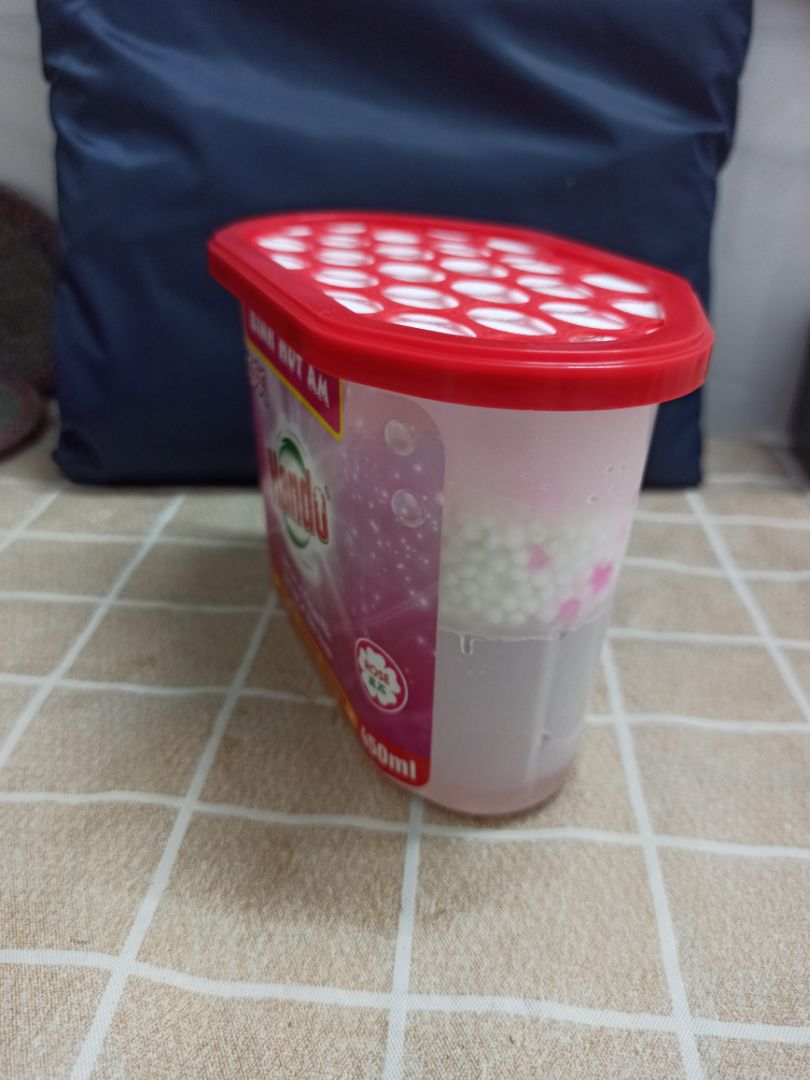 Đóng gói đẹp. Hàng không mùi mặc dù ghi là có mùi nhưng mình thích không mùi nên không sao. Để vài ngày thấy có ra nước như ảnh. Hy vọng hút ẩm tốt