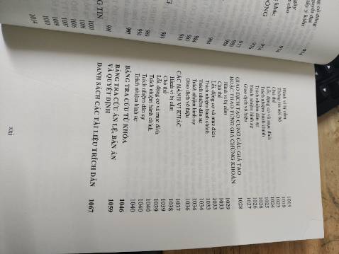 Sách *** , giấy rách, chất lượng giấy tệ hại, mực in xuyên qua cả giấy. Không bao giờ mua hàng ở đây nữa