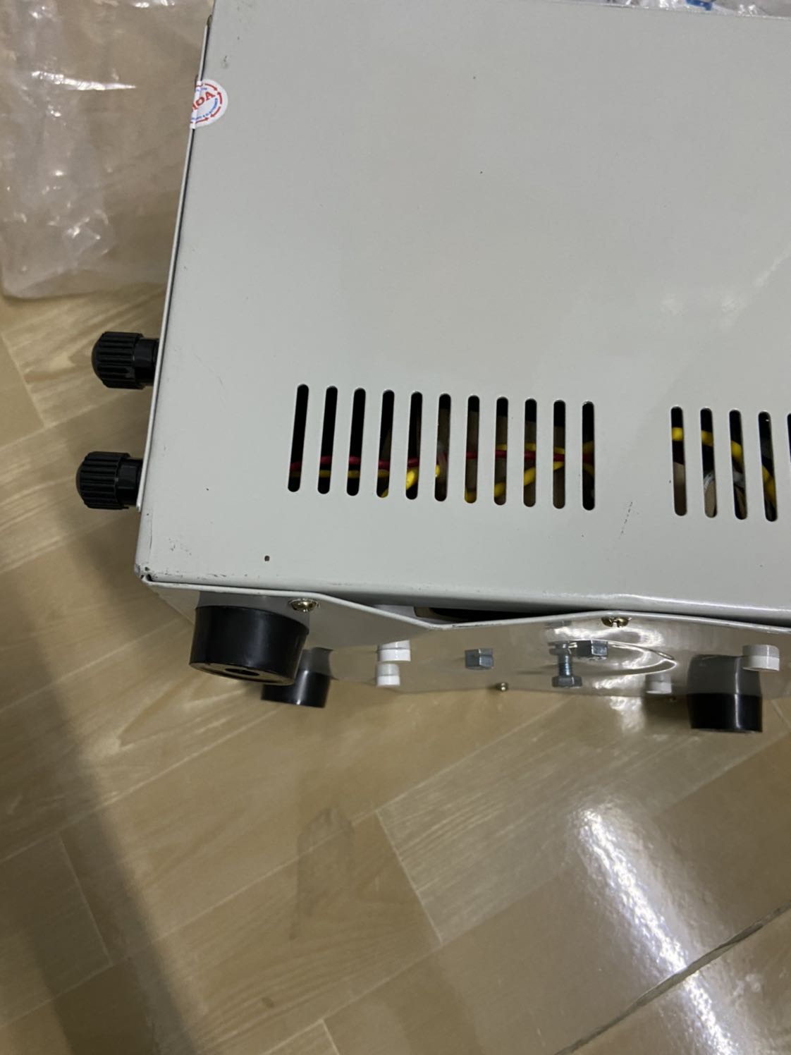 Hàng bị móp méo do vận chuyển đã đề nghị tiki đổi lại.