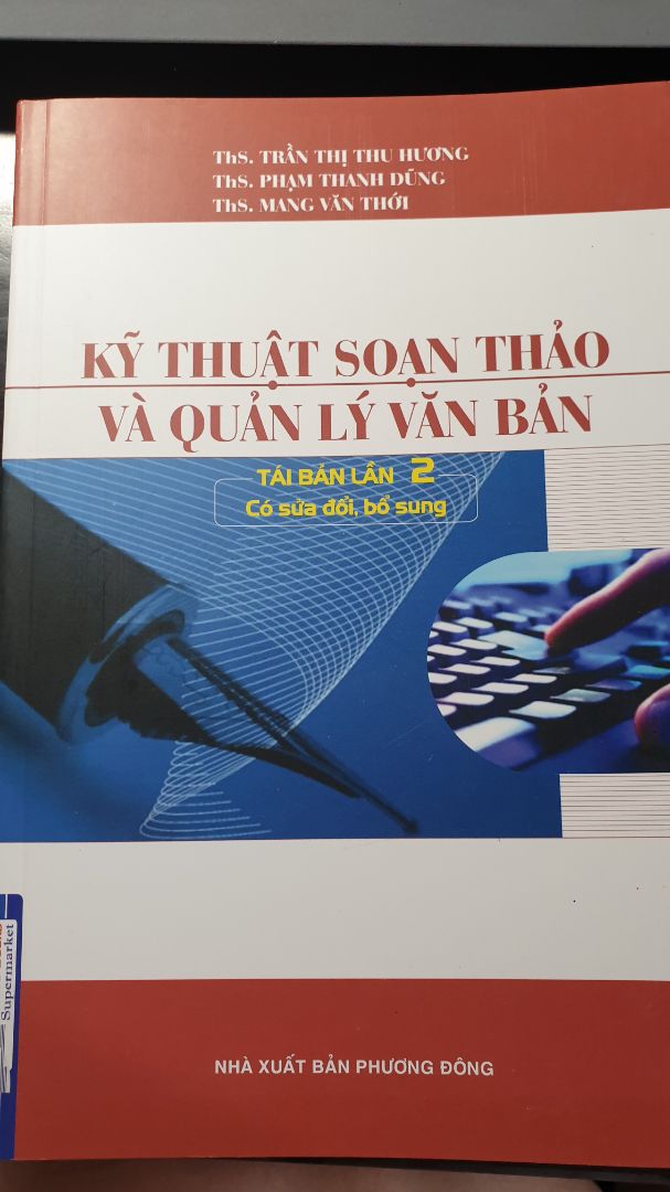 sách hữu dụng, nên có để biết cách viết văn bản cho dân văn phòng. Giấy hơi mỏng, cũng ok.
