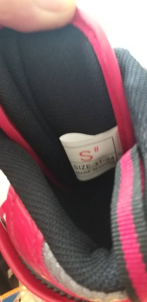 Mình mua size M sao shop lại gửi cho mình size S. Shop đổi lại cho mình size M nha.