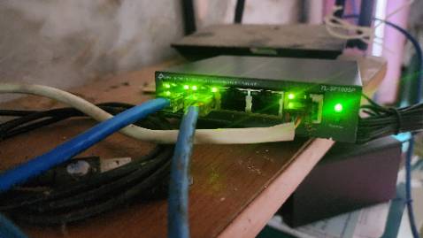 Chất lượng không như công bố, tôi kết nối 2 camera qua POE cùng lúc thì không online cùng lúc 2 camera an ninh được mà chỉ được 1 camera. Quá sức phí tiền!