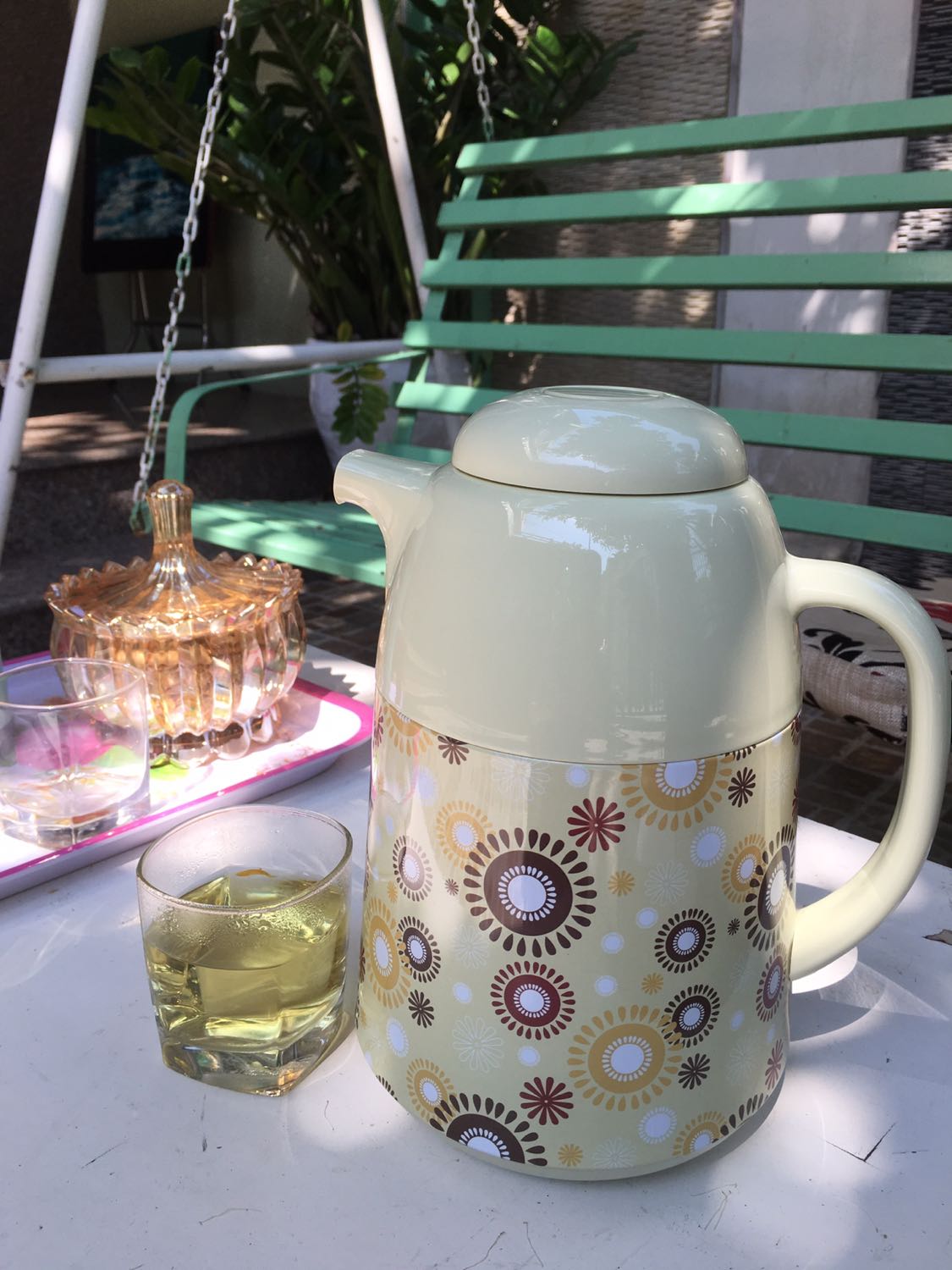 Bình mới đẹp rạng ngời từ hình thức đến nội dung, hoa văn kiểu dáng đẹp, dùng pha trà giữ nhiệt tốt, dễ sử dụng. Rất hài lòng với bình của Rạng đông, giá cả phù hợp, sẽ mua tiếp cái nữa ?