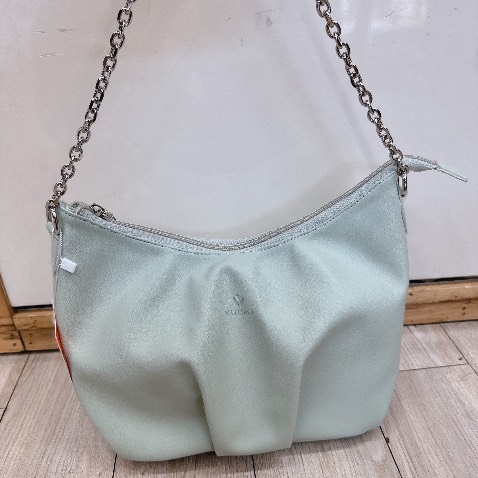 Form mềm lắm nha mà ko bị nhão á nha mí bạn nên mua nha