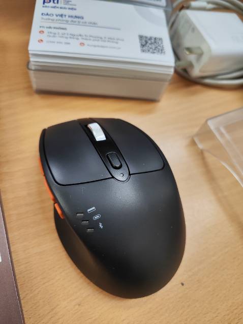 Chuột dùng ok. Rất tiện vì có 3 chế độ kết nối nên kết nối đc 3 máy 1 lúc.