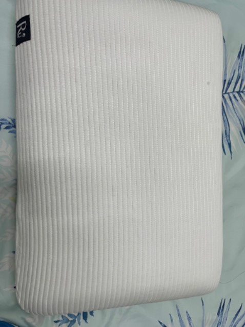 Hàng giao nhanh, đóng gói ok, mà hàng phân khúc cao cấp nhưng độ hoàn thiện chưa tốt, vỏ gối bị lỗi sứt chỉ, bung chỉ tạo cảm giác khó chịu với sản phẩm mới, trải nghiệm nằm thì mới dùng chưa đánh giá được nhiều, sẽ cập nhật sau.