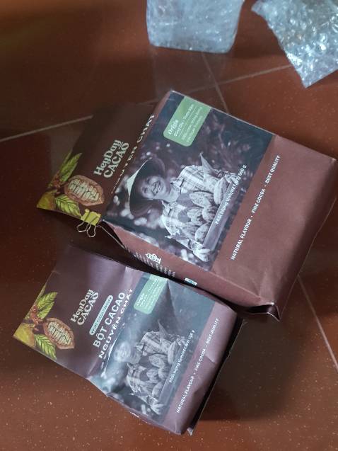 Giao hàng rất nhanh, nhân viên giao hàng cũng dễ thương. Sản phẩm được đóng gói cẩn thận, chất lượng sản phẩm rất ổn. Sẽ ủng hộ tiếp.