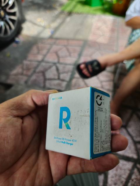 Dịch vụ bảo hành quá tôt, của mình sử dụng 10 tháng bị lỗi đã được bảo hành 1 đổi 1. Nhân viên Tiki đến nhà nhận và giao mình kg cần phải mang đi bảo hành.