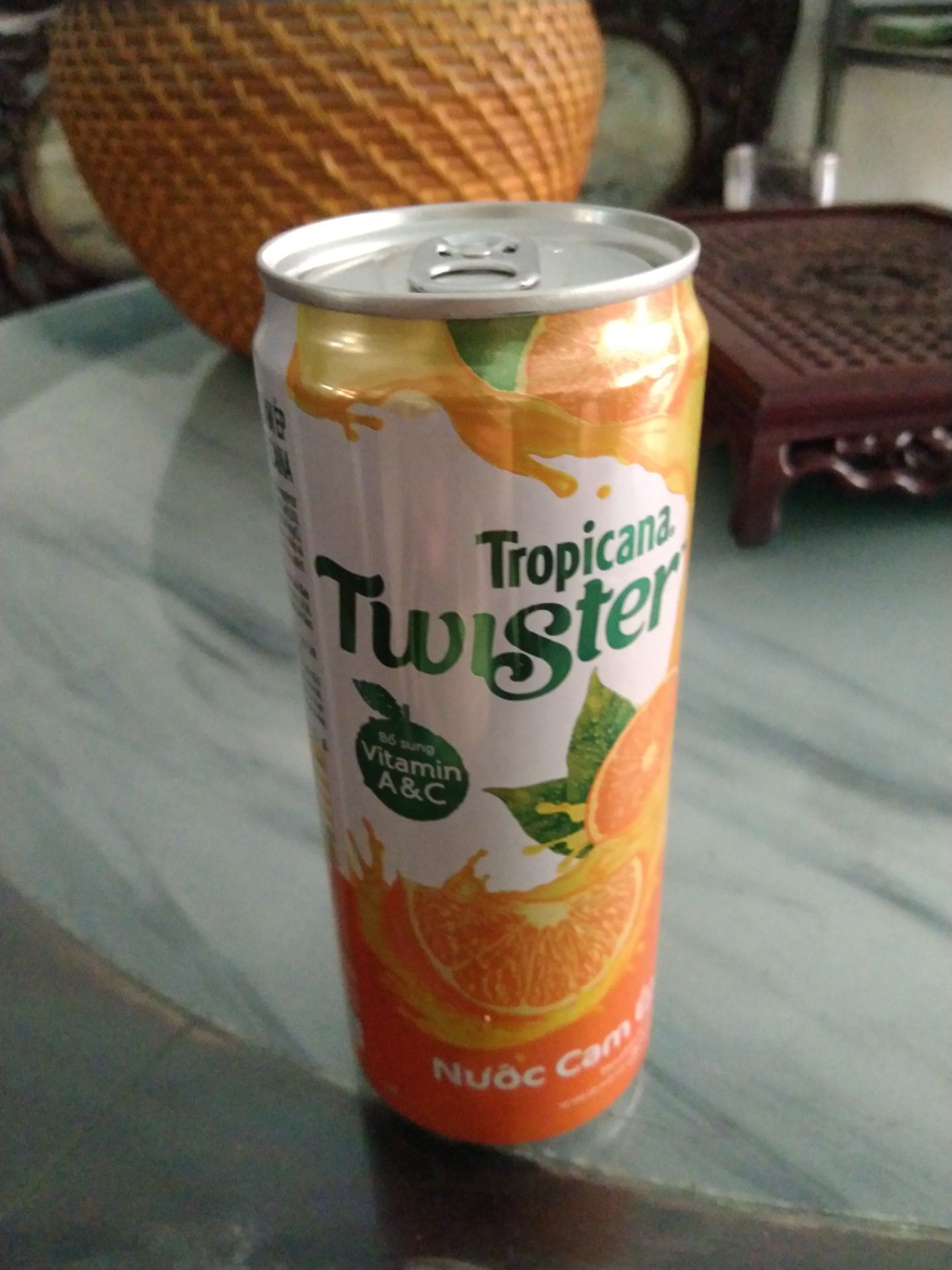 nước uống của chính hãng nên cũng khá yên tâm, thơm ngon, hạn sử dụng mới, tiki đóng gói cẩn thận. nên mua ạ nước uống của chính hãng nên cũng khá yên tâm, thơm ngon, hạn sử dụng mới, tiki đóng gói cẩn thận. nên mua ạ