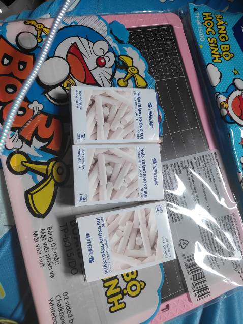 *** hình 5 hợp phấn trắng không bụi có giấy bọc từng viên phấn . Giao thiếu 3 hợp và Sài mẫu. Tôi muốn trả hàng