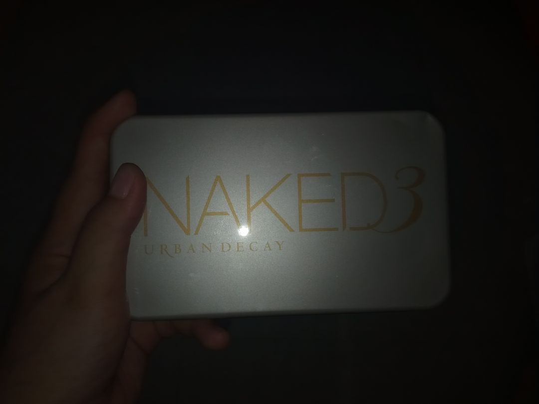 Cọ xinh xinh, vừa tay, lông mềm đánh rất thoải mái. Phù hợp cho những bạn như sinh viên hay những bạn đi làm trang điểm đơn giản, khuyên nên mua nha shipper thân thiện nữa ❤