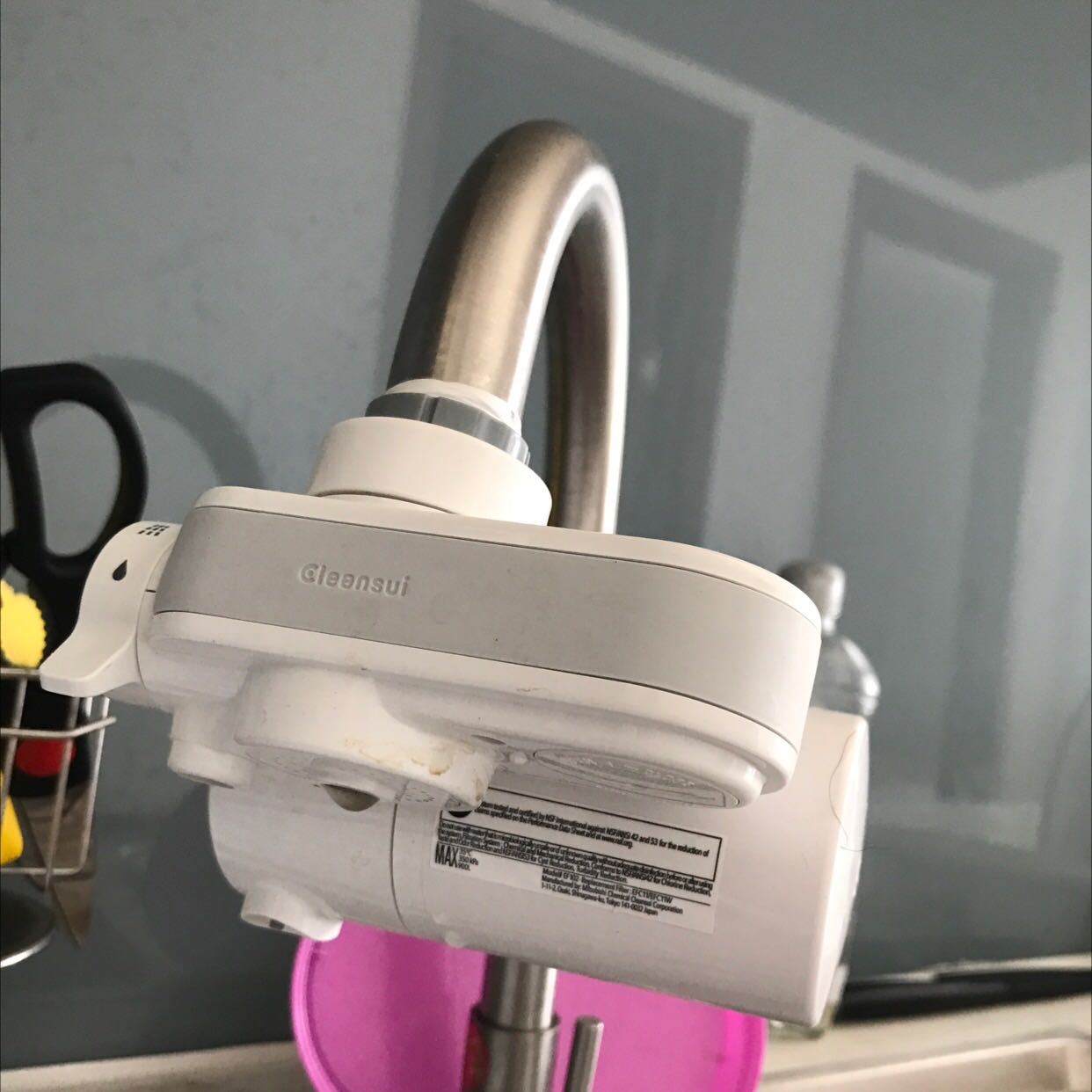 Sản phẩm lọc nước rất tốt. Thiết kế chắc chắn. Hiển thị lượng nước lọc rõ ràng. Lắp đật dễ dàng nhờ các phụ kiện kèm theo.