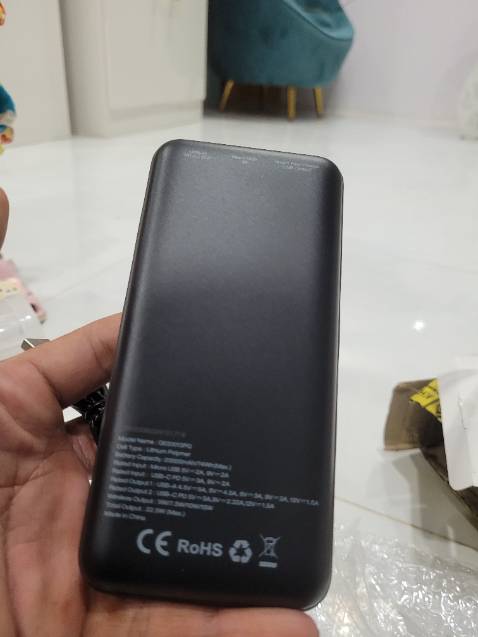 hộp hơi móp do vận chuyển. đóng gói cẩn thận. mọi chức năng từ sạc dây đến ko dây đều ổn. chất lượng thì thời gian sẽ trả lời.