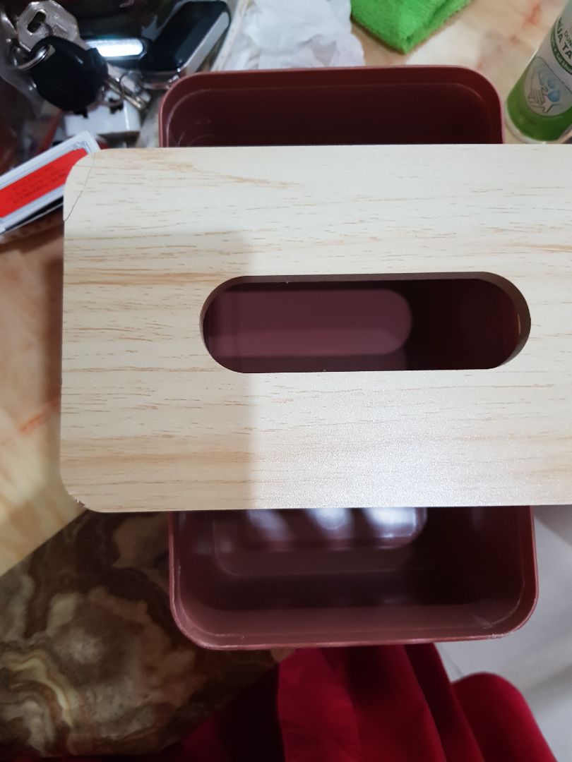 hộp kiểu đẹp nhưng nhựa không tốt (bị xước 2 chỗ hông biết là lỗi vận chuyển hay nhà bán hàng) nhưng giá thì tốt.