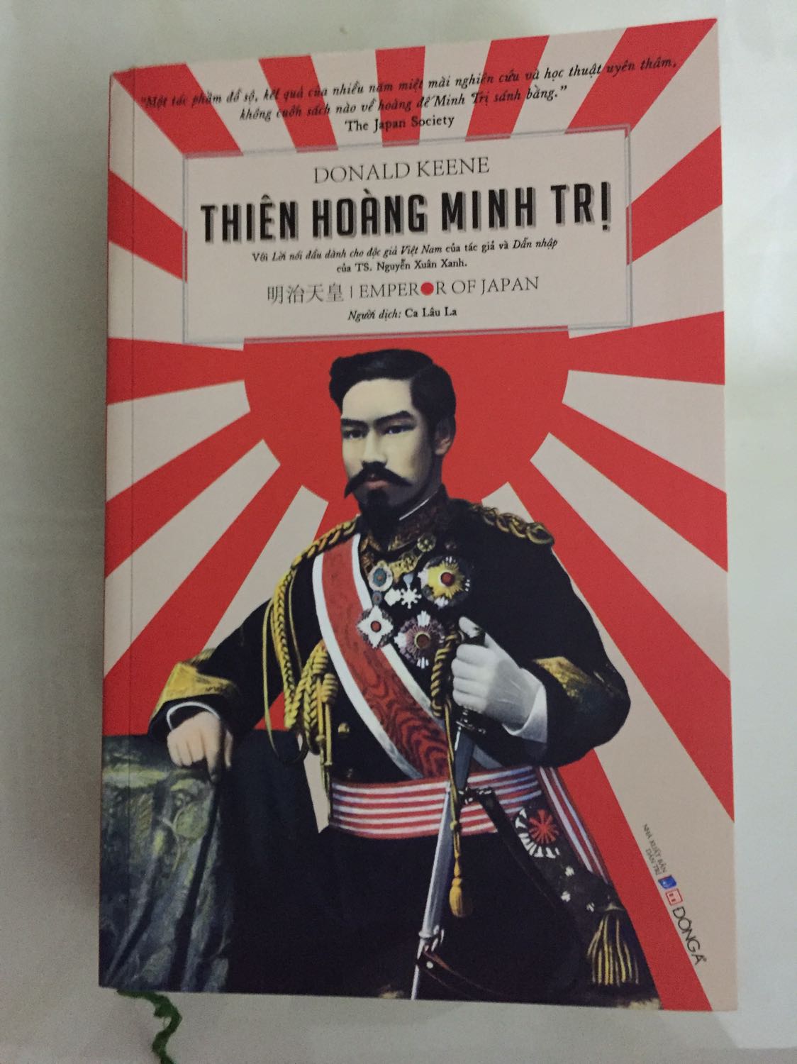 Sách cực kỳ giá trị về lịch sử cận đại của Nhật Bản, bước đệm và nền tảng của Nhật Bản hiện đại, phát triển và thịnh vượng. Sách hay mà giá thành cực rẻ. Giao hàng nhanh, sản phẩm đẹp. Cảm ơn nhà phân phối và Tiki