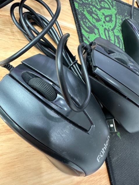 Sản phẩm bị bung, và sước sát nhiều! Mọi người tranh xa cái shop này ra!