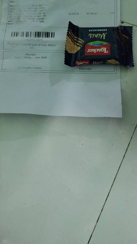 Không tin được đây là phần quà tặng bánh trị giá 30.000đ.
Shop quá vô duyên, không tặng được thì đừng tặng mang tiếng quá.
Trong đơn hàng rõ ràng để là 1 phần quà tặng bánh xốp 800g/ túi 180 cái . Và thực tế nhận được là  cái.
*** đảo !!!!!! ..... tiki vui lòng giải quyết